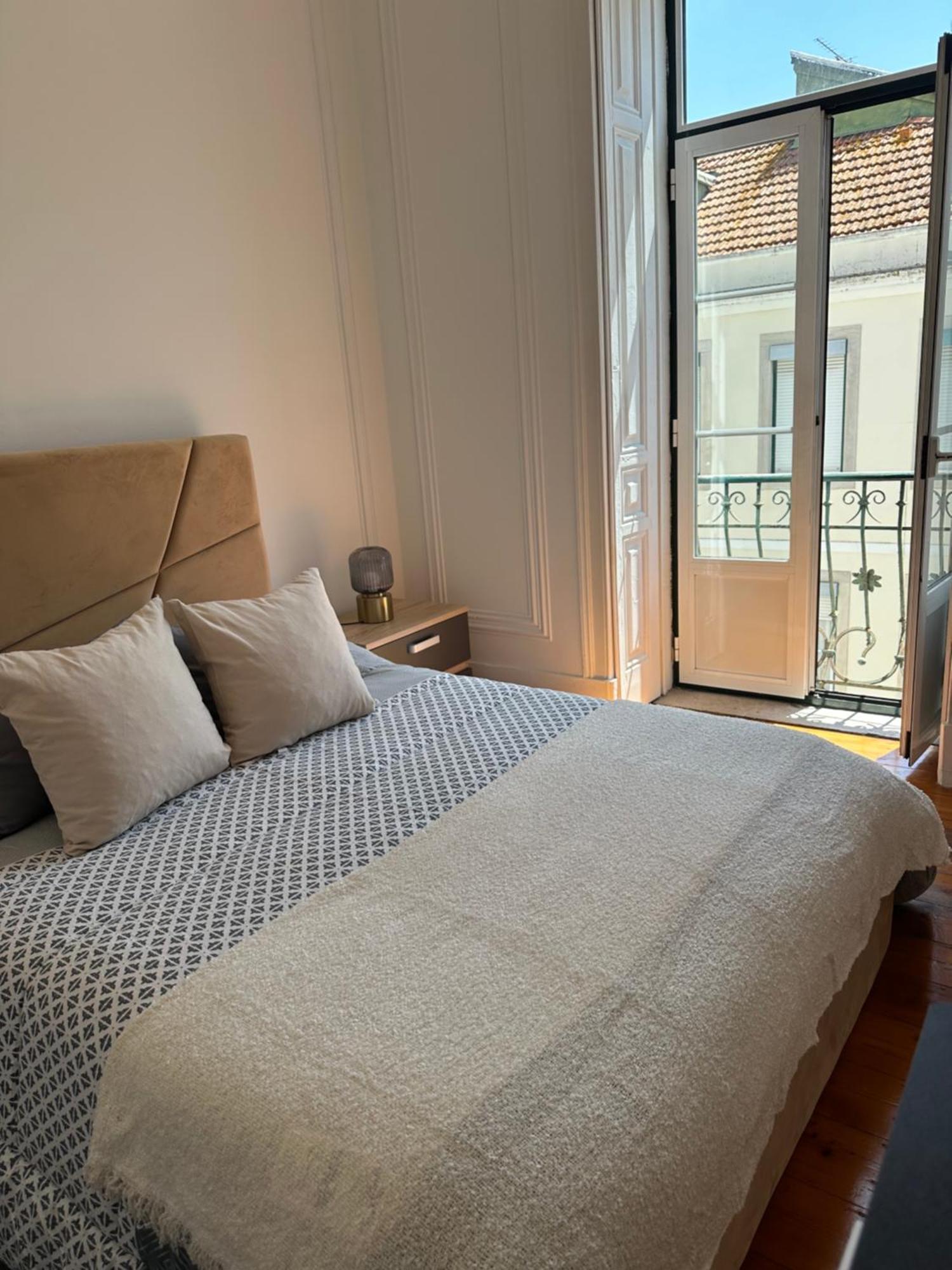 Garden Campo De Ourique Guest House - Hostel Lisbon Exterior photo