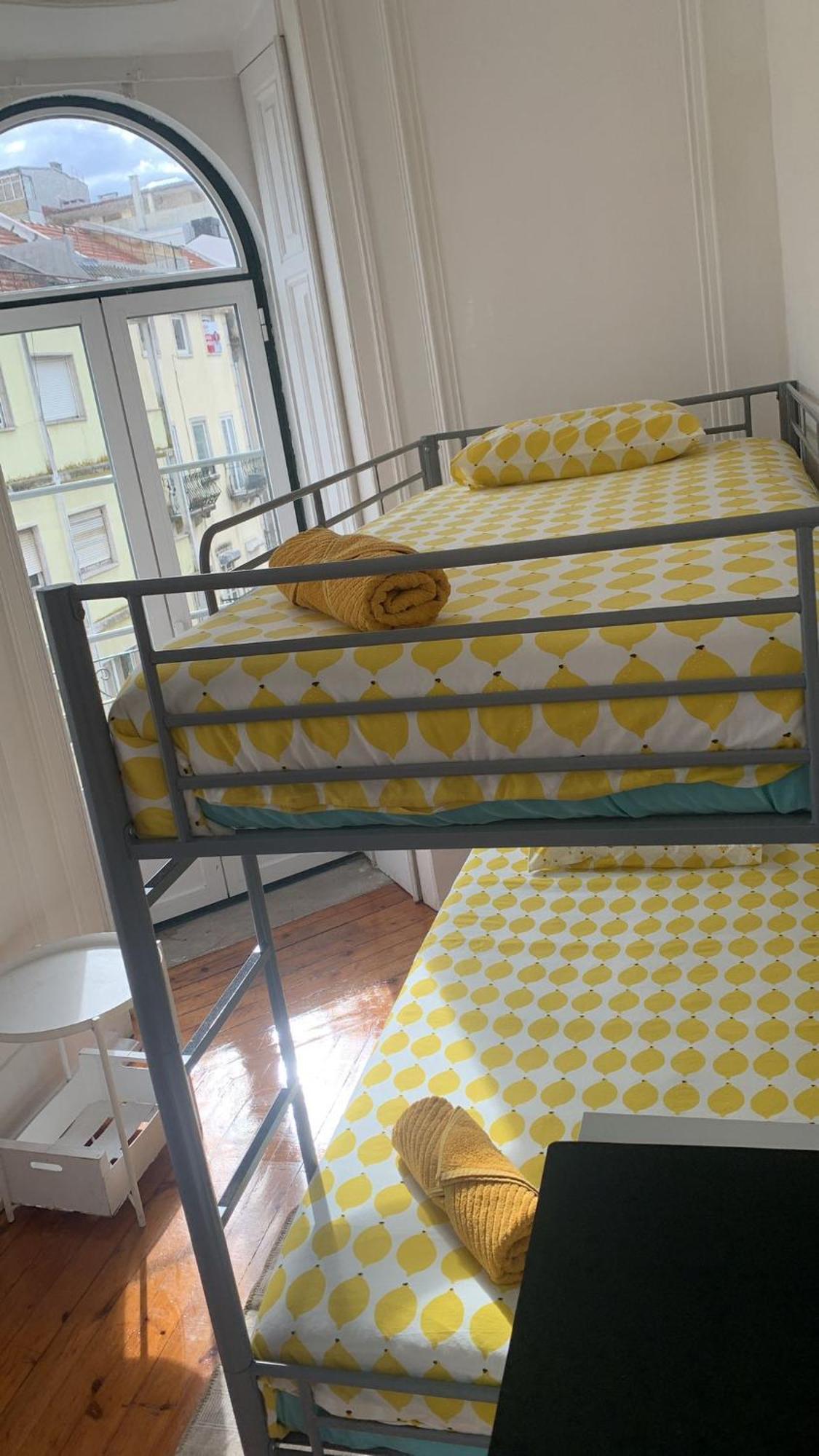 Garden Campo De Ourique Guest House - Hostel Lisbon Exterior photo